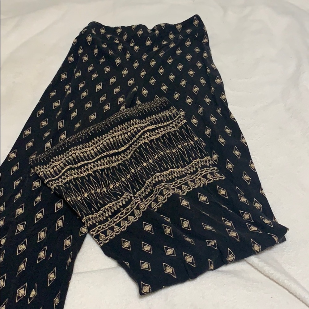 Pretty flowy and fitting pants